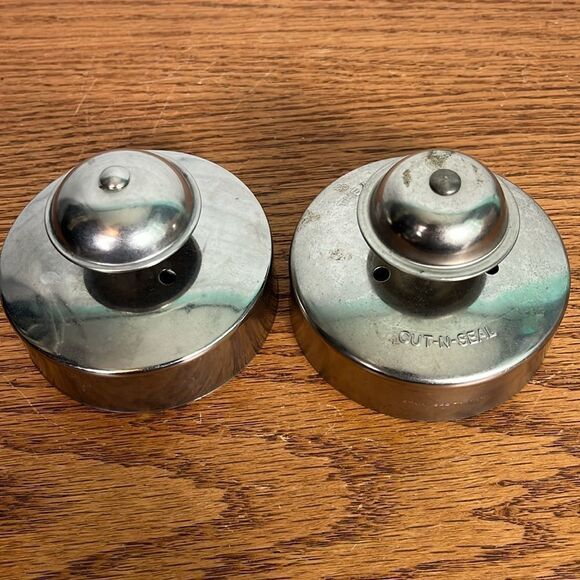 Pampered Chef Cut-N-Seal set of 2 - Picture 1 of 3